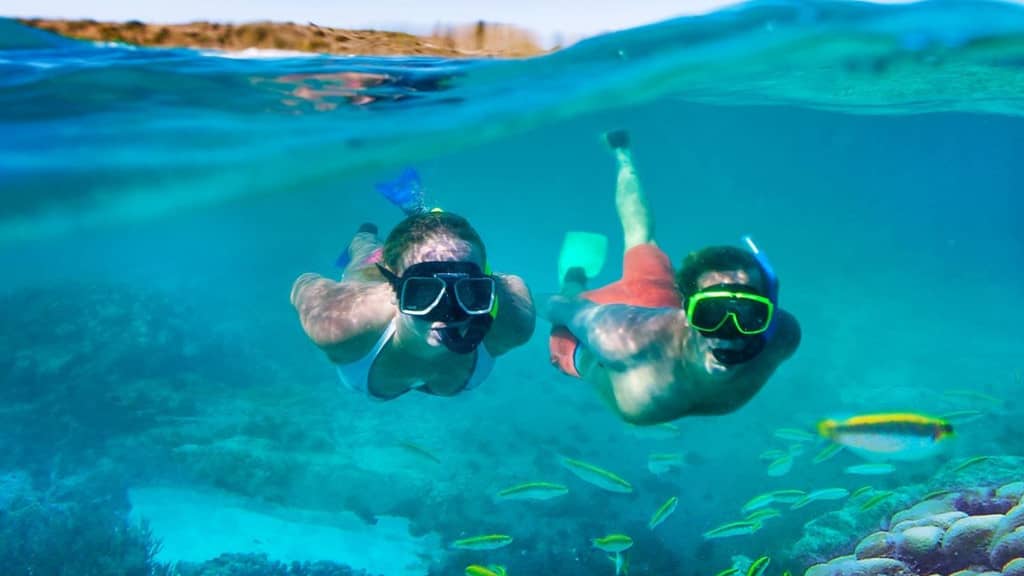 snorkeling Santorin