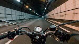 Tunnel sous la manche moto